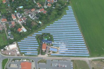 Luftaufnahme des Solarparks in Langenbogen.
