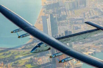Solar Impulse 2 über Abu Dhabi © Solar Impulse | Stefatou | Rezo.ch 2